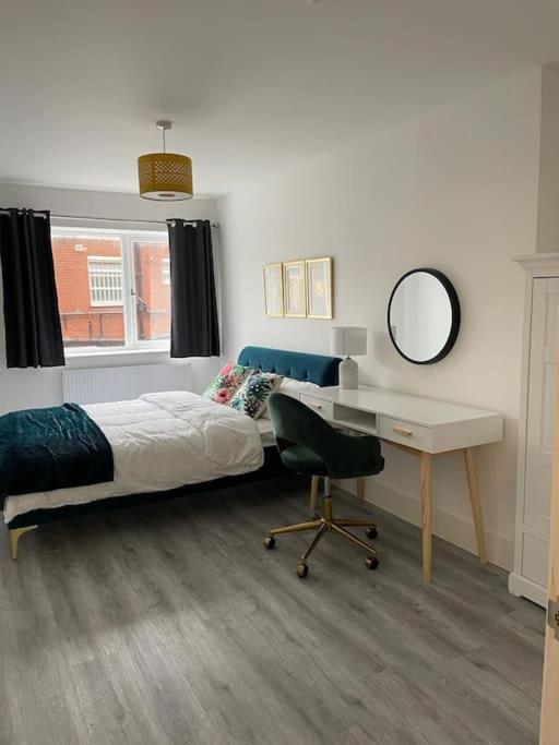 Stunning And Spacious 2Bed Flat In Central Woking Exterior photo
